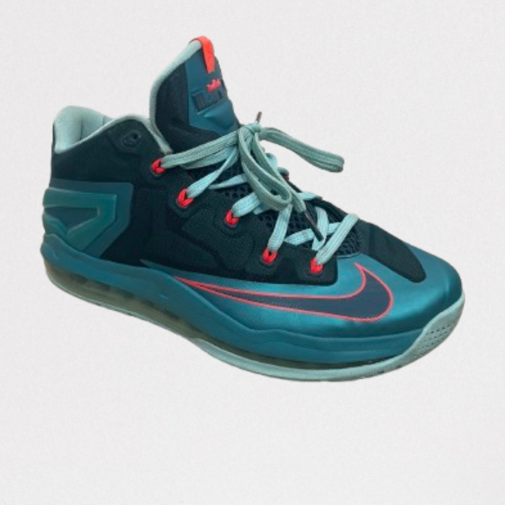 Nike Max Lebron 11 Low Turbo Green Men’s Basketball Sneakers Size 9